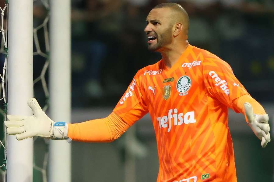 O goleiro Weverton levou mais gols do que de costume no Allianz