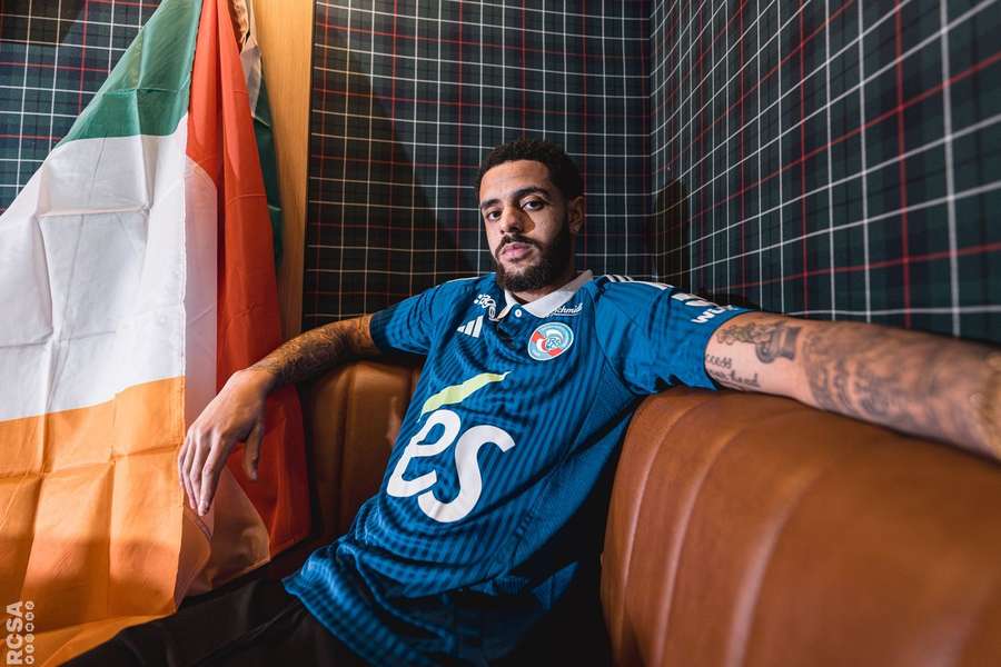 Omobamidele emprestado ao Estrasburgo
