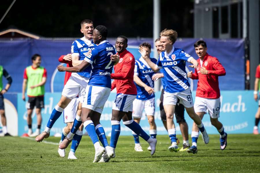 Cottbus siegt in Köln.