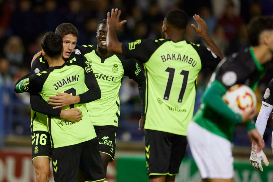 Altimira, Juanmi, Diao e Bakambu festejam um dos golos do Betis