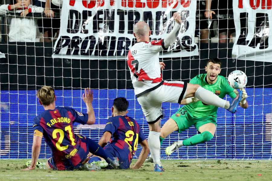 Heroiczny Joan Garcia uratował Barcelonę przed katastrofą w Madrycie Heroiczny Joan Garcia uratował Barcelonę przed katastrofą w Madrycie