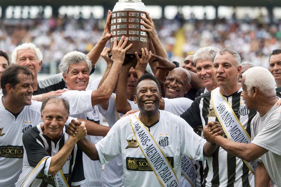 Pelé, eterno y difícilmente repetible en Santos