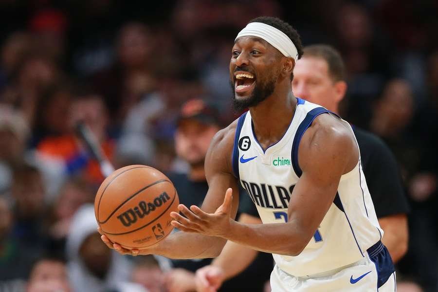 Kemba Walker in actie namens de Dallas Mavericks op 18 december 2022.