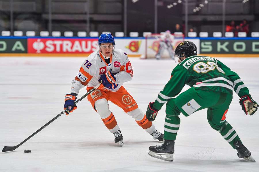 Kasper Kulonummi in possession for Tappara at Tychy Kasper Kulonummi in possession for Tappara at Tychy