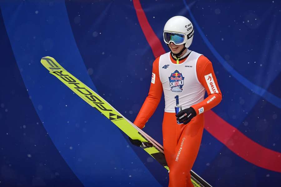 Kacper Tomasiak podczas konkursu Red Bull Skoki Do Celu
