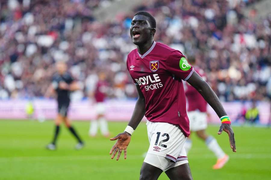 Ve West Hamu je pár měsíců, už se ale dívá třeba do PSG. Diouf svými slovy rozdělil fanoušky