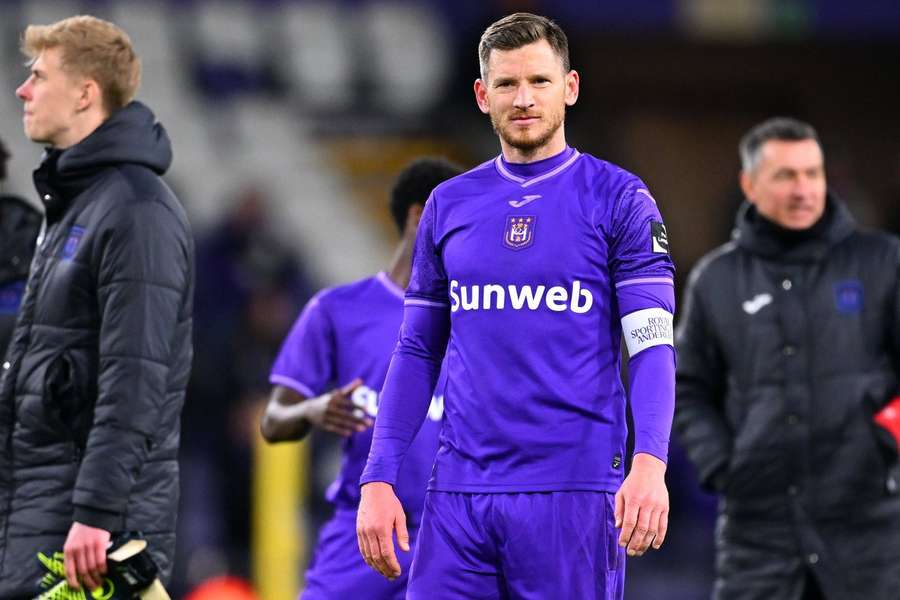 Vertonghen je aktuálne kapitánom Ajaxu. 