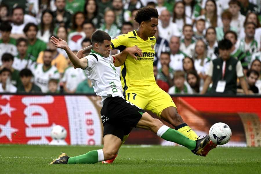 Álvaro Mantilla ante Tajon Buchanan