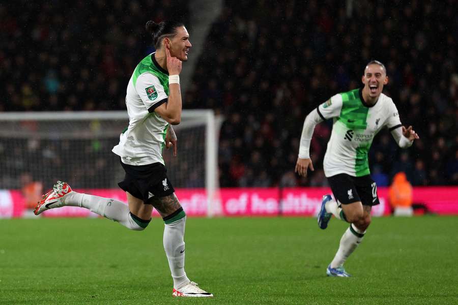 Liverpool învinge cu 2-1 pe terenul lui Bournemouth