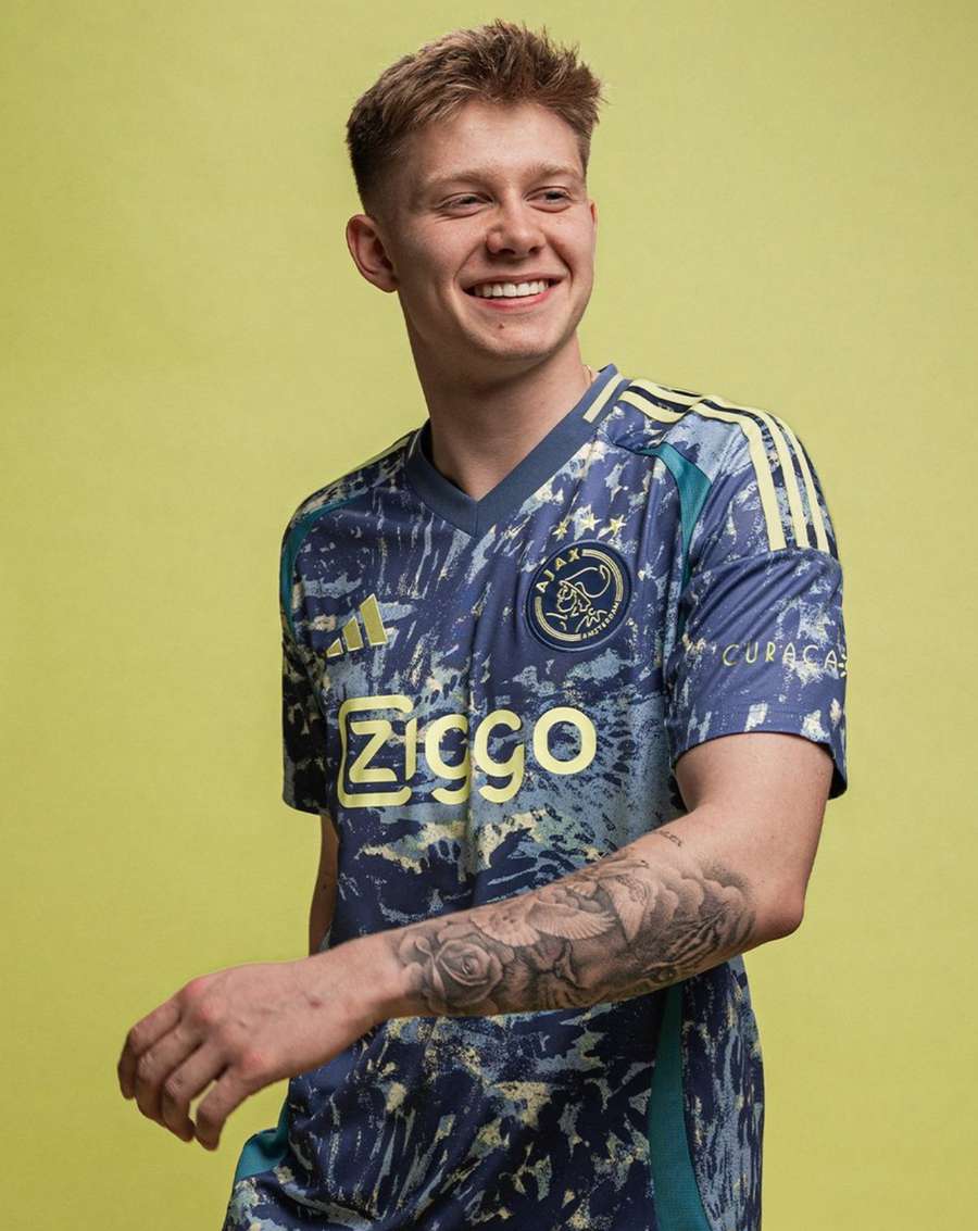 Ajax away kit