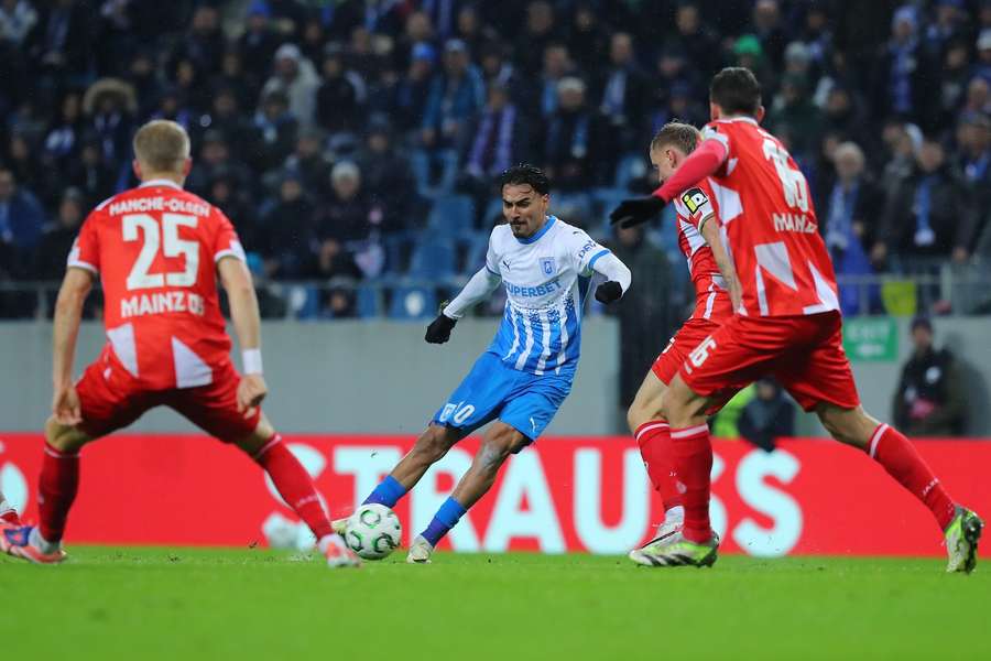 Universitatea Craiova învinge Mainz cu 1-0 pe Ion Oblemenco, în etapa 4 din Conference League