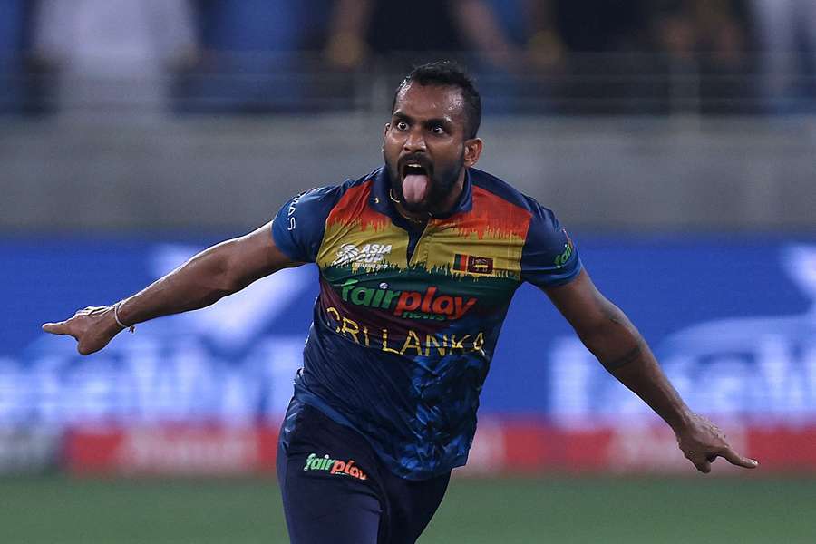 Sri Lanka hands Karunaratne suspended ban after disciplinary inquiry