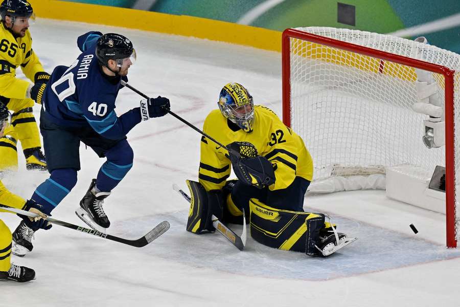 Joel Armia scores shorthanded for Finland