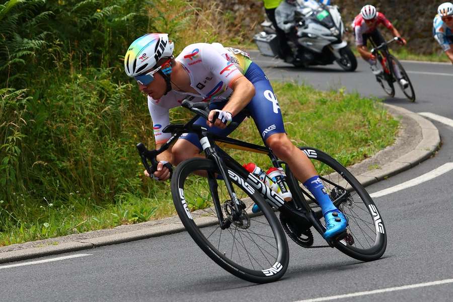 S nepríjemnou správou sa pretekári TotalEnergies museli vyrovnať pred štartom 12. etapy Tour de France.