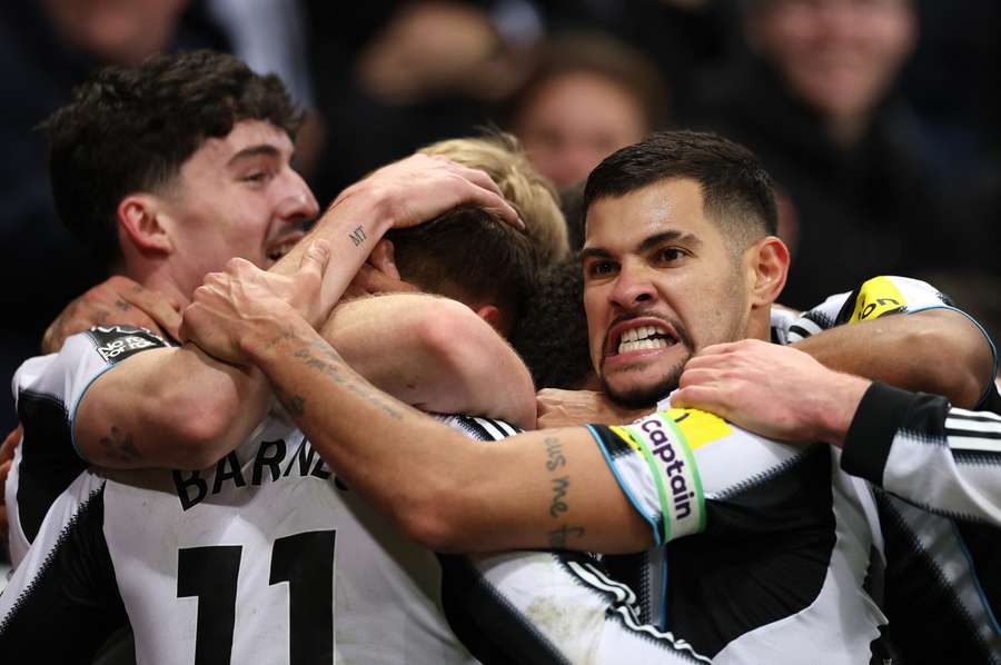 Bruno Guimarães e Harvey Barnes se destacaram em grande exibição do Newcastle contra o City