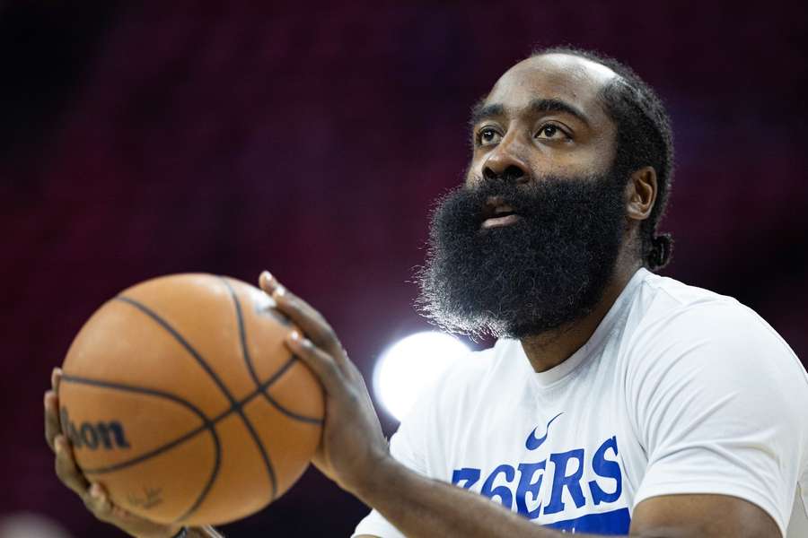 James Harden voor de play-off-wedstrijd tegen Boston op 12 mei