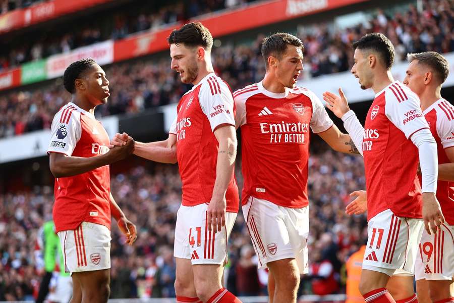 Arsenal need some silverware this season Arsenal need some silverware this season