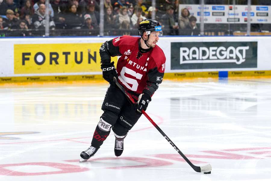 Chlapík podepsal novou tříletou smlouvu.