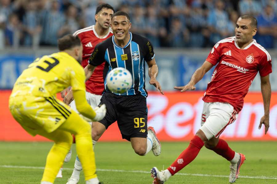 No duelo da Copa do Brasil, Grêmio levou a melhor No duelo da Copa do Brasil, Grêmio levou a melhor