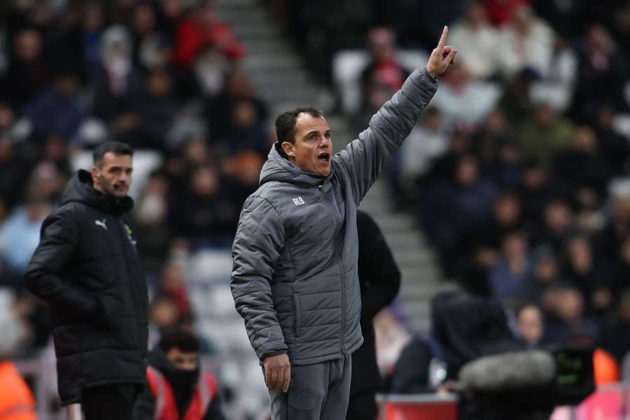 Le Bris hails Sunderland's fighting spirit after Leeds draw Le Bris hails Sunderland's fighting spirit after Leeds draw
