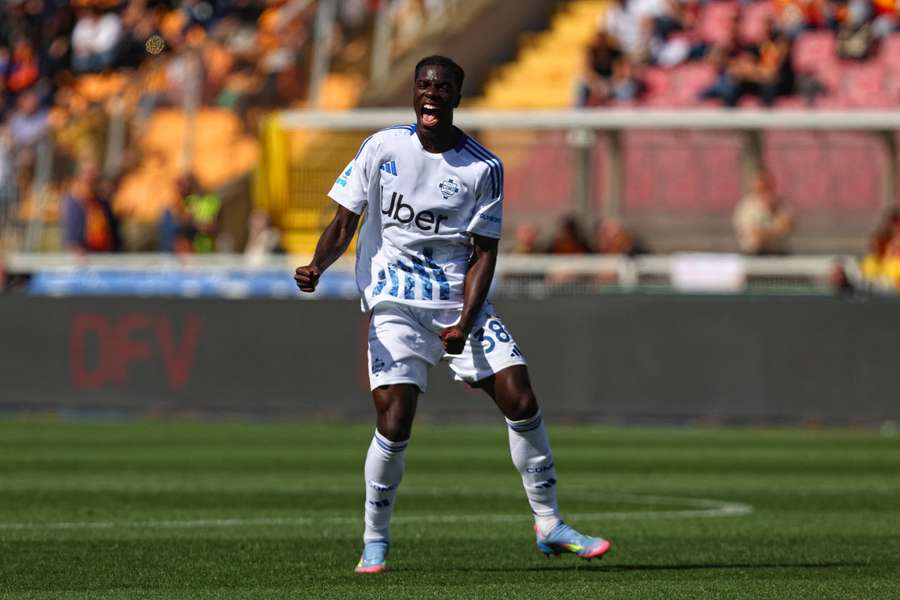 Assane Diao esulta per il gol segnato al Lecce
