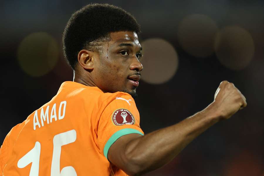 Diallo fez o primeiro gol da Costa do Marfim na partida Diallo fez o primeiro gol da Costa do Marfim na partida