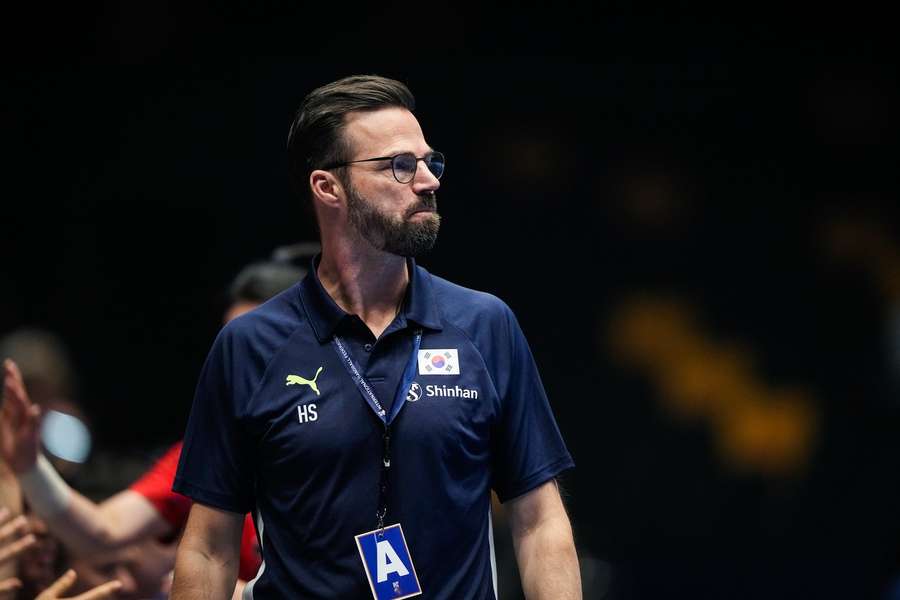 Henrik Signell moet de Nederlandse handbalsters naar olympisch goud leiden in 2028.