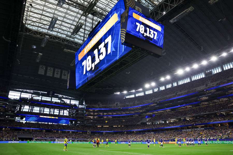 La révolution a commencé avec le jumbotron de l’AT&T Stadium, à Dallas