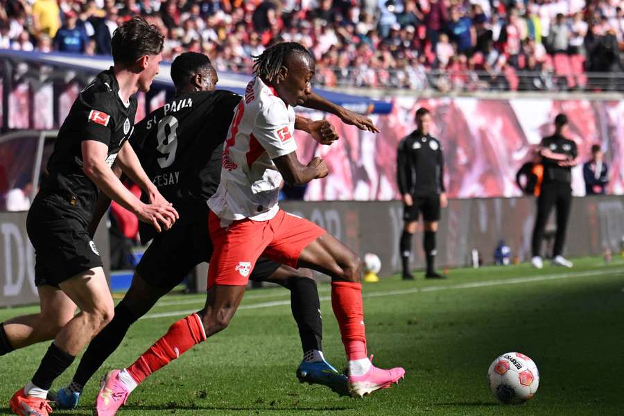 Liverpool se enfrenta a una dura competencia por Yan Diomandé Liverpool se enfrenta a una dura competencia por Yan Diomandé