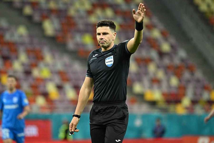 S-a stabilit cine va arbitra finala Cupei României: Universitatea Cluj - Universitatea Craiova S-a stabilit cine va arbitra finala Cupei României: Universitatea Cluj - Universitatea Craiova