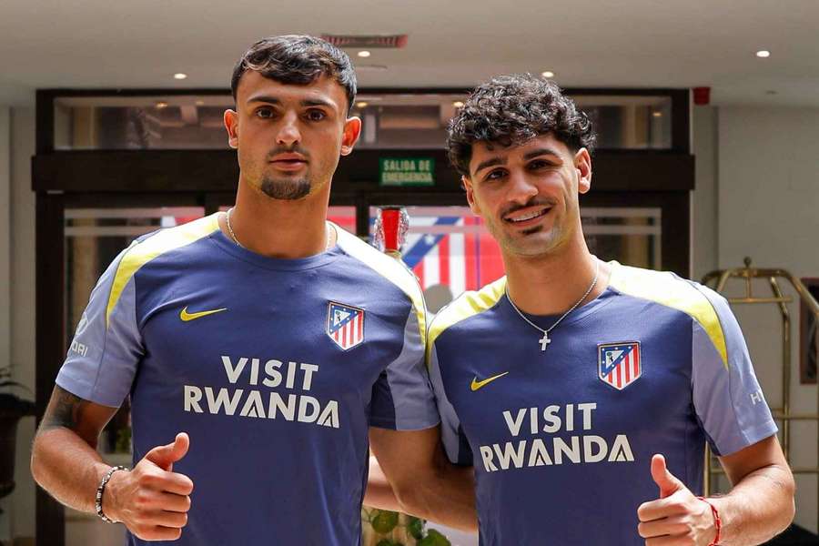 Marc Pubill y Johnny Cardoso se entrenan con su nuevo equipo. Marc Pubill y Johnny Cardoso se entrenan con su nuevo equipo.