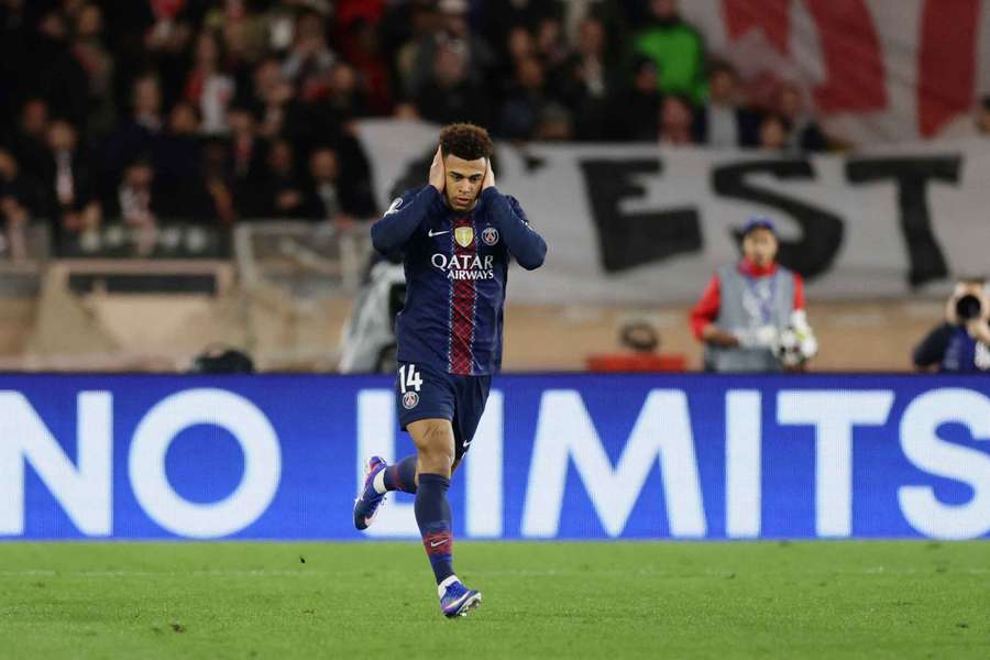 Grâce à Doué, le PSG renverse Monaco mais perd Dembélé sur blessure