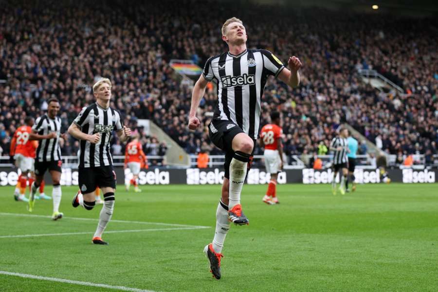 Newcastle doma s Lutonem jen remizoval.