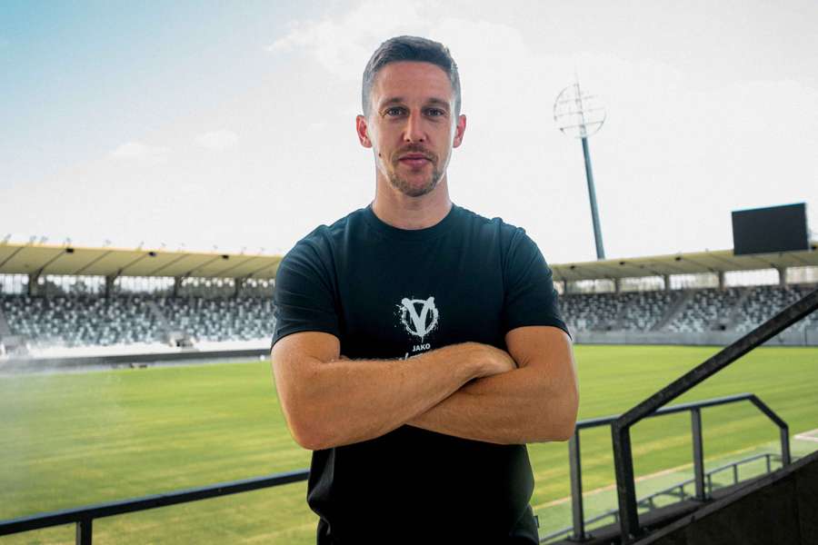 Fotbalisty Hradce Králové posílil bývalý hráč Sparty Wiesner. Fotbalisty Hradce Králové posílil bývalý hráč Sparty Wiesner.