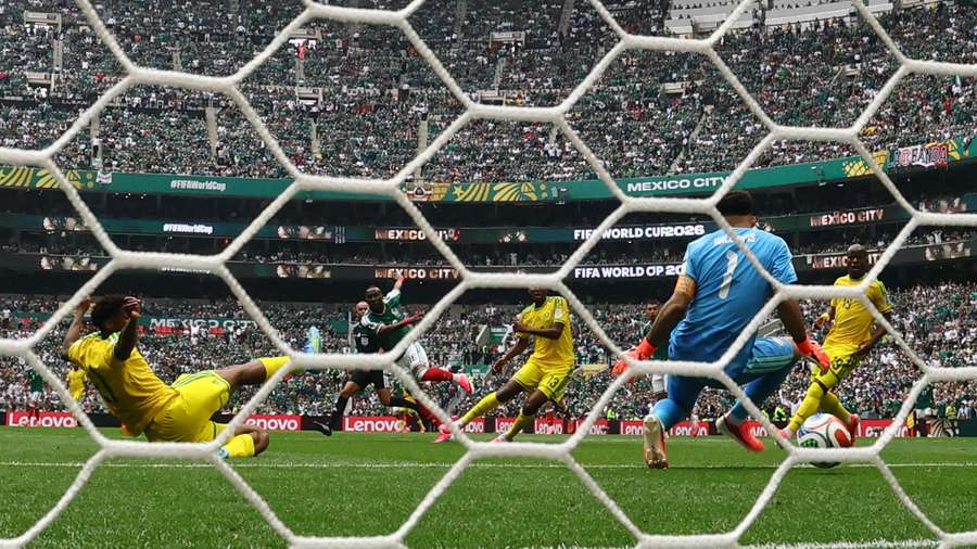 Il gol dell'esterno messicano