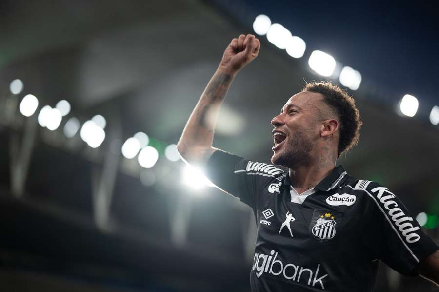 Neymar vive su mejor momento en el Santos desde su regreso