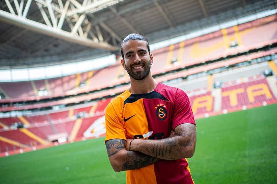 Sérgio Oliveira tem mais dois anos de contrato com o Galatasaray