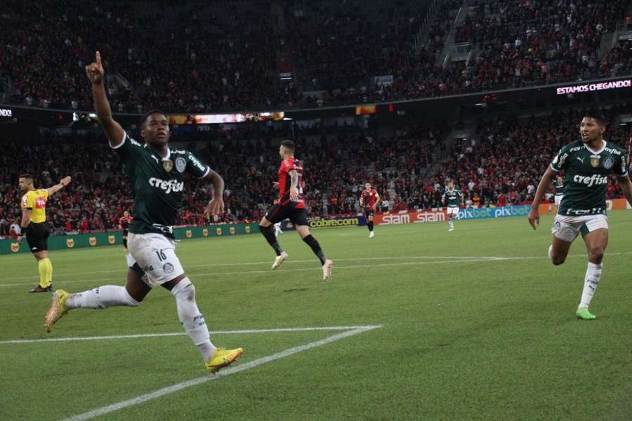 Palmeiras, de Endrick (foto), está pronto para soltar o grito de campeão diante da sua torcida, na próxima quarta (2)