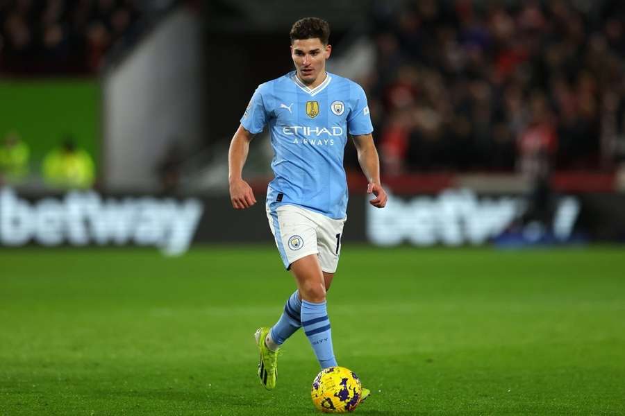 Chelsea not shelving interest in Man City striker Alvarez