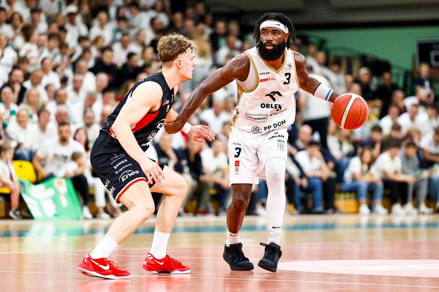 Beniaminek Orlen Basket Ligi z Krosna buduje zespół na nowy sezon Beniaminek Orlen Basket Ligi z Krosna buduje zespół na nowy sezon
