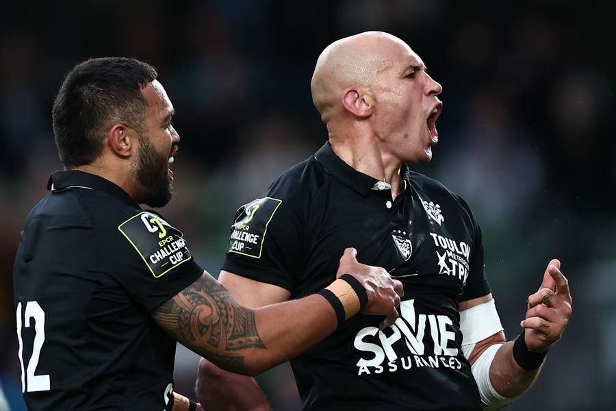 Italy veteran Sergio Parisse scored as Toulon beat Glasgow 43-19 on Friday to win their first Challenge Cup title