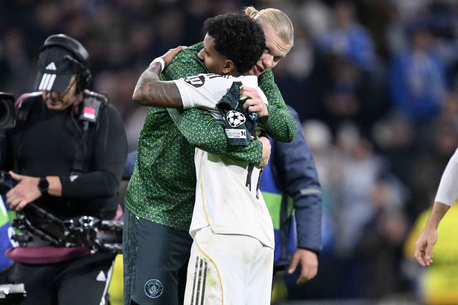 Rodrygo y Haaland, abrazados tras el partido Rodrygo y Haaland, abrazados tras el partido