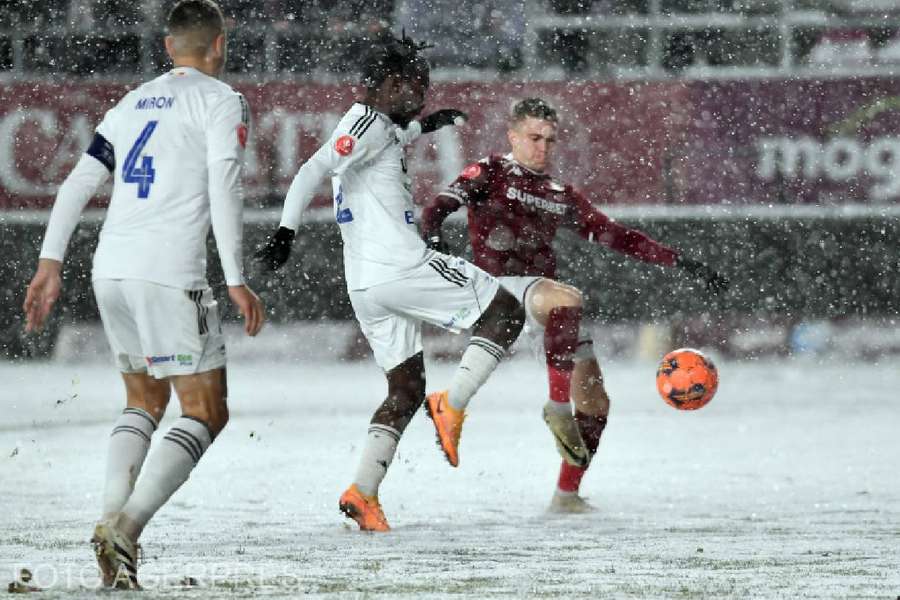 Rapid face un pas important în lupta pentru play-off