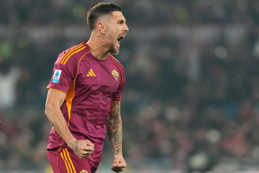 Lorenzo Pellegrini durante il match contro il Milan Lorenzo Pellegrini durante il match contro il Milan