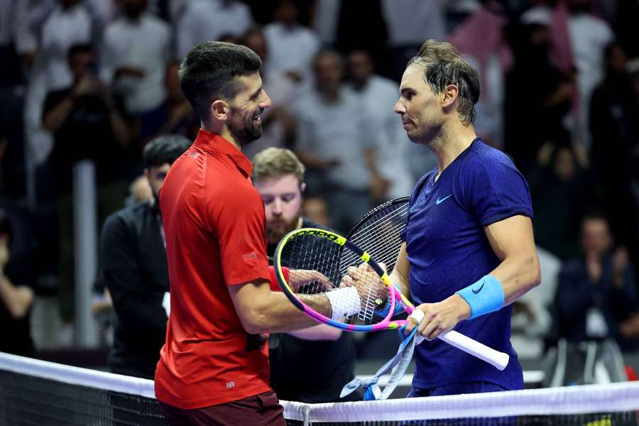 Rafael Nadal (r.) musste sich beim möglicherweise letzten Duell mit Novak Djokovic geschlagen geben.