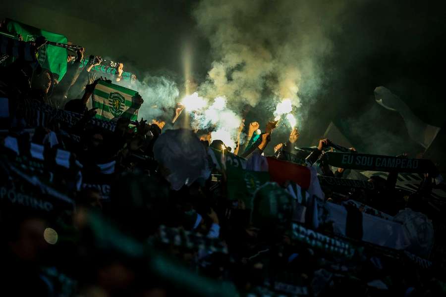 Adeptos e polícia envolveram-se me confronto