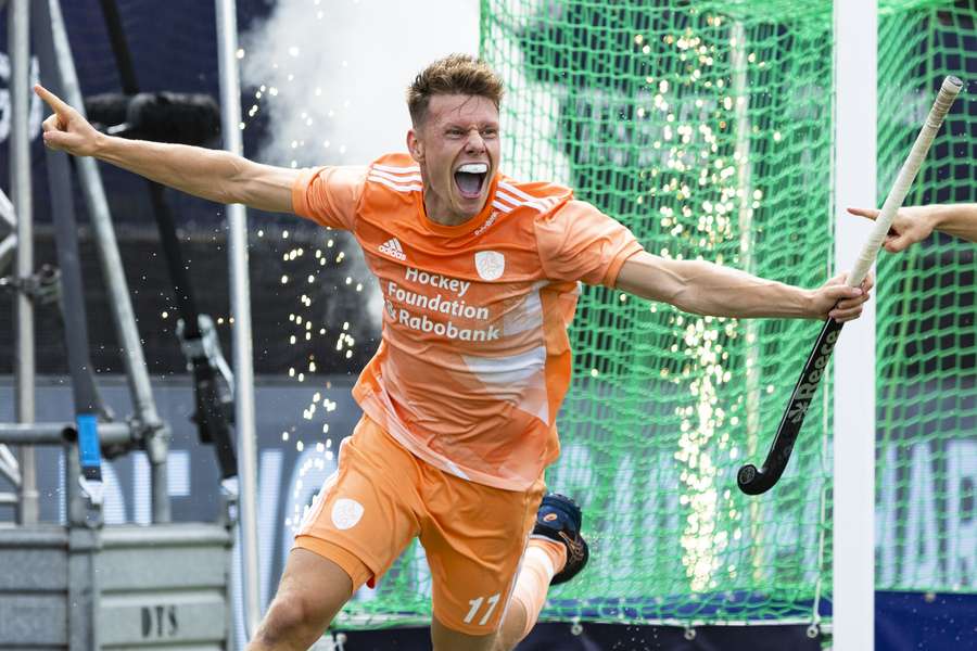 Jelle Galema scoort tegen Spanje, in de groepsfase van de FIH Pro League (2022)