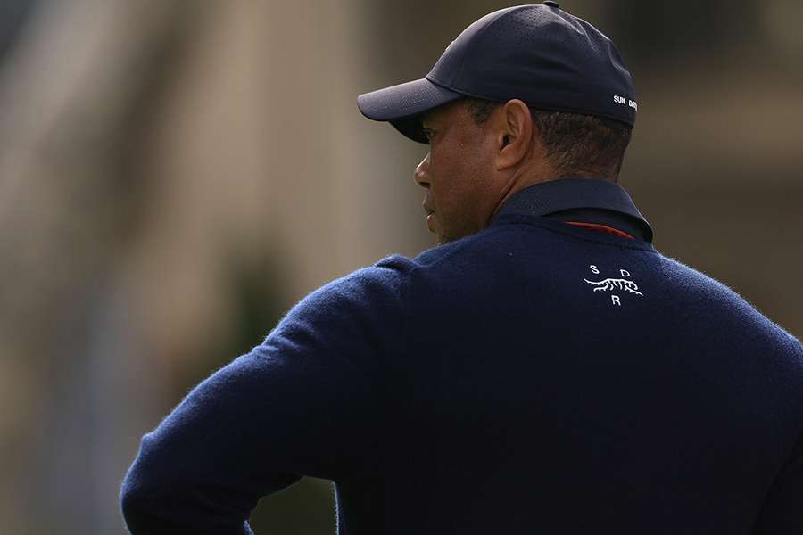 Chory Tiger Woods wycofuje się w drugiej rundzie Genesis Invitational