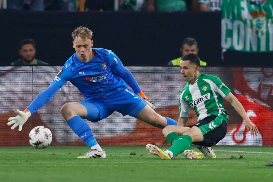 Hornicek foi decisivo frente ao Betis