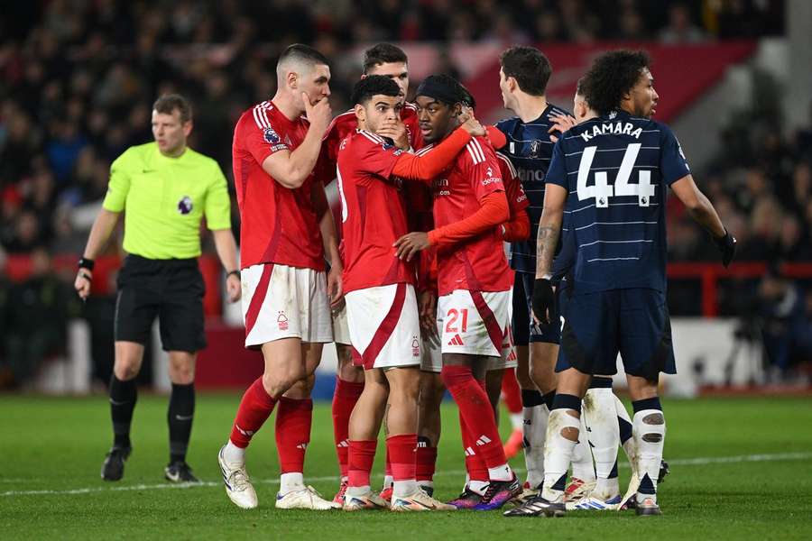 Nottingham Forest ocupa o quarto lugar da Premier League